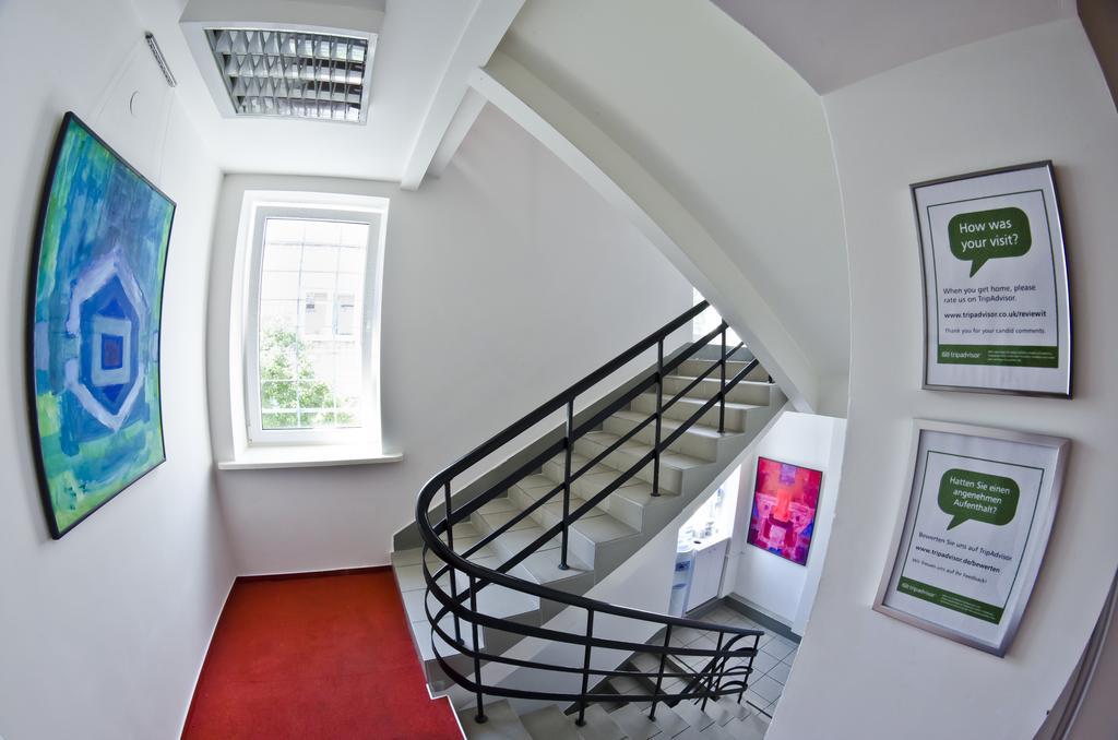 Wilson Hostel Warszawa Экстерьер фото